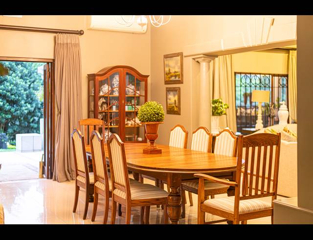 6 BEDROOM FREEHOLD FOR SALE IN COWIES HILL
